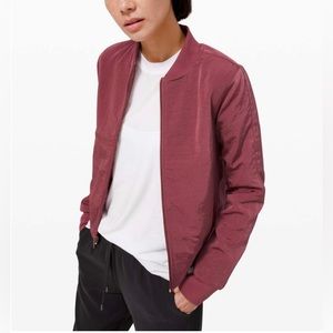 ⭐️ 2 X Host Pick ⭐️ Lululemon Serene Travels Bomber
